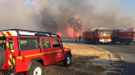 Dans le Rhône : l'important feu de végétation à Bully finalement stoppé Dans le Rhône : l'important feu de végétation à Bully finalement stoppé