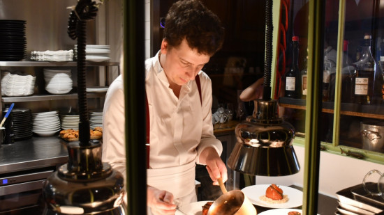 Rencontre avec le chef Guillaume Mallet à Lyon : "Nous sommes au service du lieu" Rencontre avec le chef Guillaume Mallet à Lyon : "Nous sommes au service du lieu"