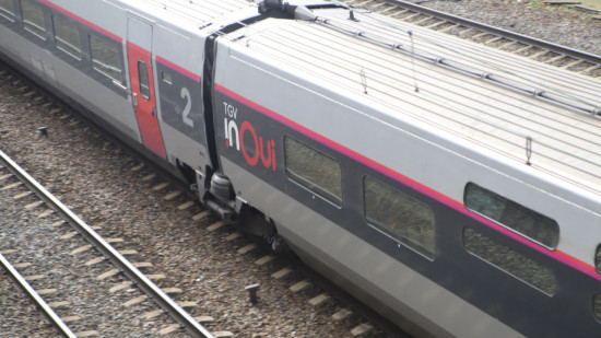 Un TGV parti de Lyon tombe en panne, les passagers attendent 5h en rase campagne Un TGV parti de Lyon tombe en panne, les passagers attendent 5h en rase campagne