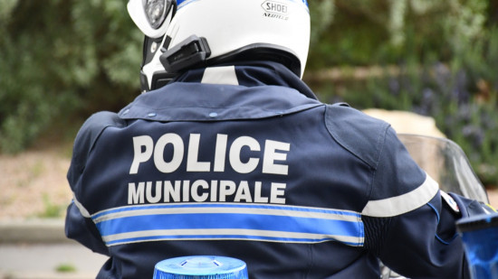 Lyon : il tente de voler un magasin, sa compagne paye le butin dérobé Lyon : il tente de voler un magasin, sa compagne paye le butin dérobé