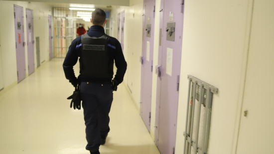 Le d&eacute;tenu de Lyon-Corbas avait jet&eacute; un bol urine-excr&eacute;ments sur les surveillants : 1 an et demi de prison suppl&eacute;mentaire
