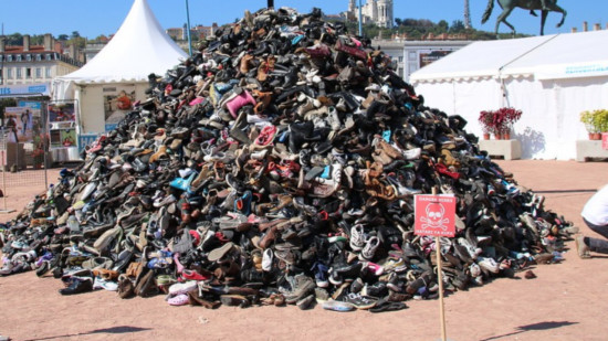 Lyon : direction la place de la Croix-Rousse pour la traditionnelle Pyramide de chaussures