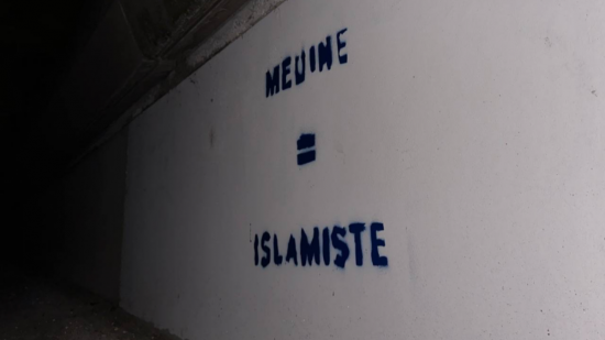 Médine en concert près de Lyon : les identitaires ont tagué les abords du Transbordeur