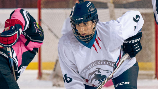 "Un public à aller chercher" : le hockey sur glace féminin signe son grand retour