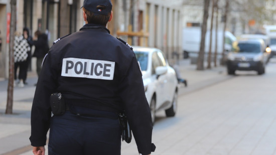 Lyon : surpris lors d'un cambriolage, il violente les propriétaires qui tentaient de le retenir Lyon : surpris lors d'un cambriolage, il violente les propriétaires qui tentaient de le retenir