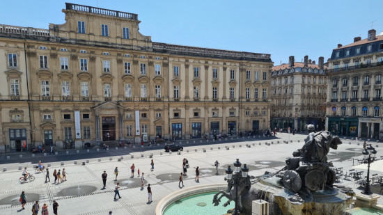 Un rassemblement prévu ce lundi en hommage à l'enseignant victime de l'attaque au couteau à Arras