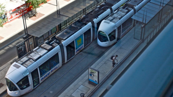 Lyon : Trafic du T1 et T4 rétabli après l'incident d'un camion coincé sur les voies du Tonkin