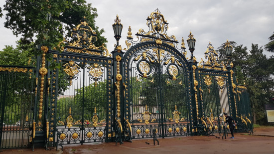 Rafales de vent : quatre parcs fermés à Lyon