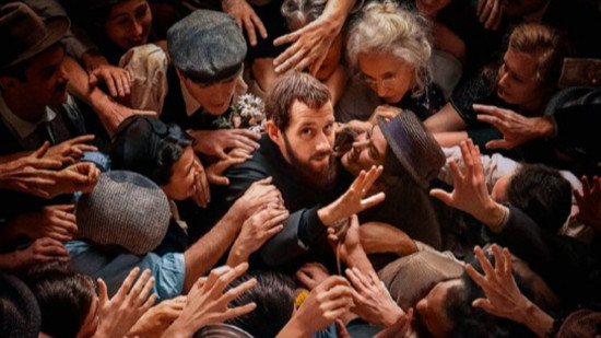 Sortie au cinéma du biopic sur l'Abbé Pierre, Robin des bois lyonnais