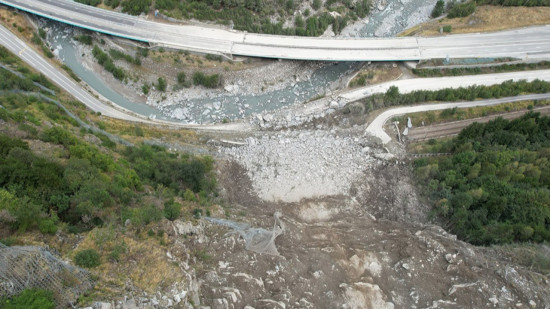 Eboulement dans la vallée de la Maurienne : pas de reprise totale du trafic ferroviaire avant un mois Eboulement dans la vallée de la Maurienne : pas de reprise totale du trafic ferroviaire avant un mois