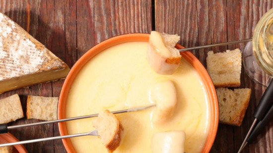 Près de Lyon : il remporte le concours du plus gros mangeur de fondue savoyarde Près de Lyon : il remporte le concours du plus gros mangeur de fondue savoyarde