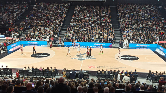 Inauguration de la LDLC Arena : une grosse ambiance et une défaite au bout du suspense pour l'ASVEL