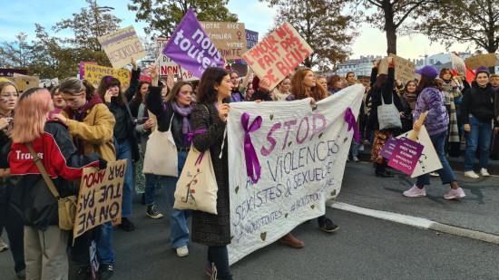 "Pour nos sœurs assassinées, meurtries, violées, ni oubli ni impunité !" : une manifestation contre les violences sexistes et sexuelles ce samedi à Lyon "Pour nos sœurs assassinées, meurtries, violées, ni oubli ni impunité !" : une manifestation contre les violences sexistes et sexuelles ce samedi à Lyon