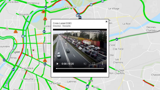 Lyon : une voiture en feu crée d’importants bouchons sur le périphérique