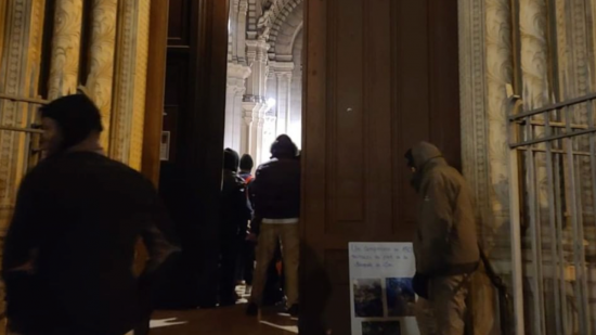 Lyon : des mineurs isolés dorment dans une église, une solution réclamée à la Métropole et à la préfecture