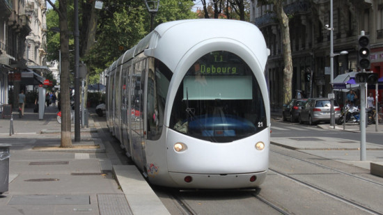 TCL : découvrez les augmentations de tarifs prévues en 2024 !