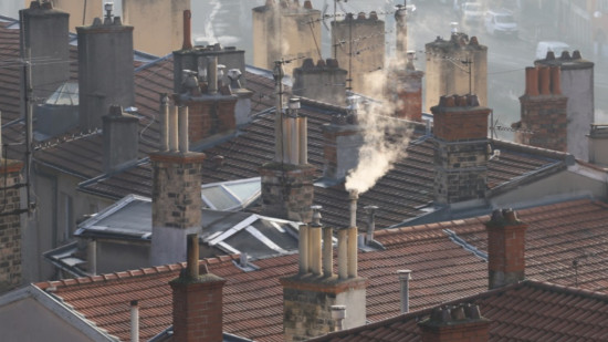 Ain : un homme se retrouve coincé dans une cheminée, les pompiers à la rescousse Ain : un homme se retrouve coincé dans une cheminée, les pompiers à la rescousse