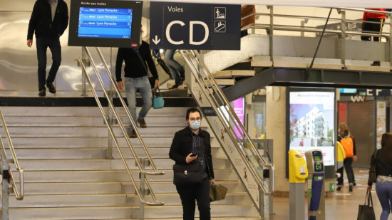 Lyon : armé d'une fausse grenade, il hurle "Allah Akbar" dans la gare de la Part-Dieu Lyon : armé d'une fausse grenade, il hurle "Allah Akbar" dans la gare de la Part-Dieu