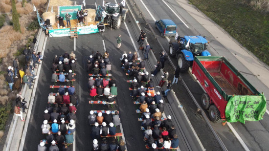 Débloquées par les agriculteurs, la M6 et l'A42 près de Lyon rouvrent enfin ce samedi Débloquées par les agriculteurs, la M6 et l'A42 près de Lyon rouvrent enfin ce samedi