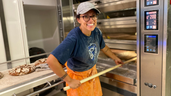 "Montrer qu'il y a aussi des femmes dans ce domaine" : une Lyonnaise en lice dans "La Meilleure Boulangerie de France" sur M6