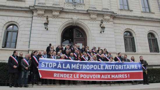 Oullins-Pierre-Bénite : une dizaine de maires réunie pour dénoncer "la Métropole autoritaire"