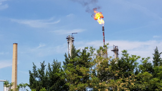 La torche de la raffinerie de Feyzin allumée ce jeudi La torche de la raffinerie de Feyzin allumée ce jeudi