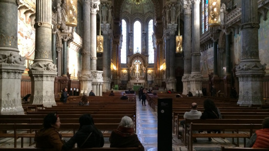 Lyon : le Roumain essaie pendant deux jours de voler les dons des fidèles à Fourvière