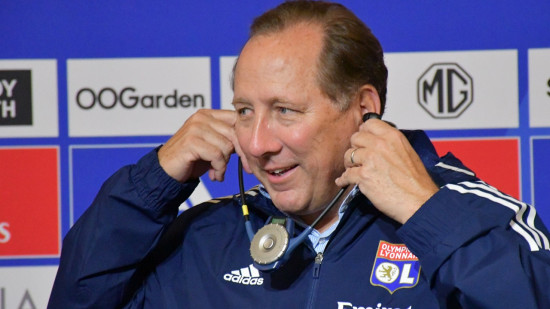 John Textor (OL) critique la mainmise du PSG sur la Ligue 1 : "Est-ce que quelqu'un s'amuse ?" John Textor (OL) critique la mainmise du PSG sur la Ligue 1 : "Est-ce que quelqu'un s'amuse ?"