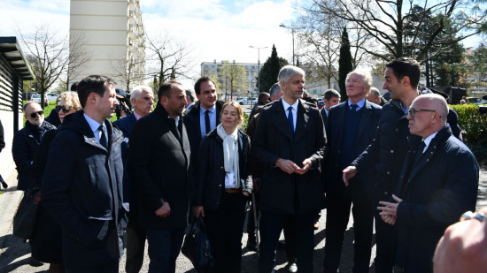 "On ne lutte pas contre le trafic de drogue avec de la com’" : la fronde anti-Place Nette des LR à Oullins-Pierre-Bénite