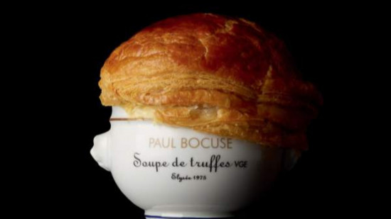 Elle fête ses 50 ans ce mardi : la recette de la soupe aux truffes noires VGE de Paul Bocuse