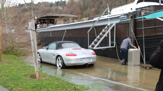 Lyon face aux crues : les quais de Saône fermés au stationnement