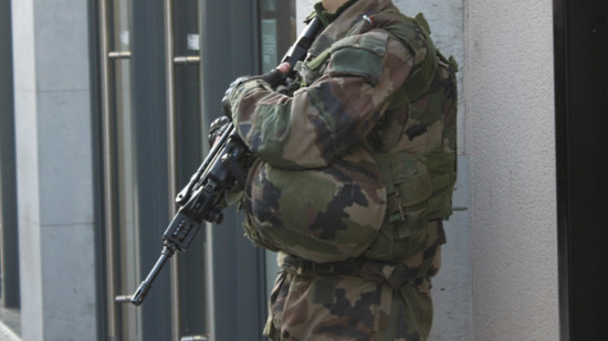 Près de Lyon : les gendarmes alertés à cause d'un lycéen déguisé en militaire Près de Lyon : les gendarmes alertés à cause d'un lycéen déguisé en militaire