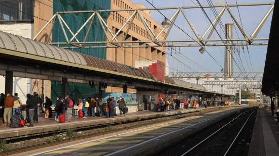 Interpellé à Lyon après avoir hurlé "Allah Akbar" et parlé de bombe dans un train Interpellé à Lyon après avoir hurlé "Allah Akbar" et parlé de bombe dans un train