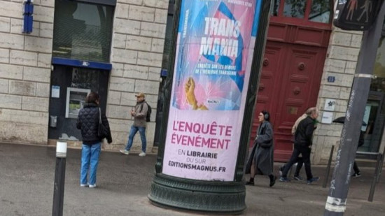 Publicité pour le livre-enquête Transmania : la mairie de Lyon obtient le retrait des affiches Publicité pour le livre-enquête Transmania : la mairie de Lyon obtient le retrait des affiches