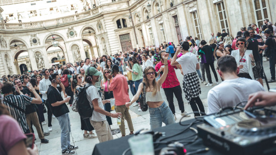 L'Hôtel de Ville de Lyon va de nouveau accueillir un évènement disco silencieux L'Hôtel de Ville de Lyon va de nouveau accueillir un évènement disco silencieux
