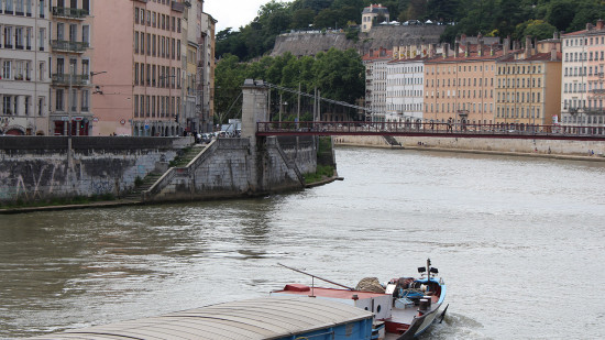 Lyon : poursuivi par la police, le voleur saute dans la Saône Lyon : poursuivi par la police, le voleur saute dans la Saône