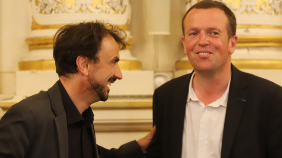 Les maires de Lyon et Villeurbanne appellent au droit de vote de tous les étrangers Les maires de Lyon et Villeurbanne appellent au droit de vote de tous les étrangers