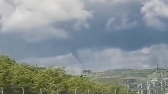 Un tuba observé dans le ciel près de Lyon : c'est quoi cette tornade inoffensive ?