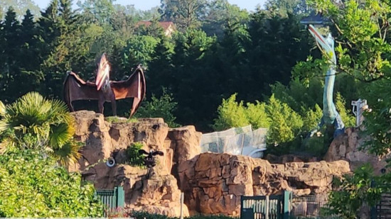Près de Lyon : Le chantier du parc à thème Dinopedia interrompu par arrêté préfectoral Près de Lyon : Le chantier du parc à thème Dinopedia interrompu par arrêté préfectoral