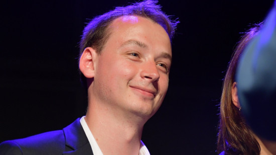 Au chômage à 2500 euros par mois, Ambroise Méjean choque dans un micro-trottoir