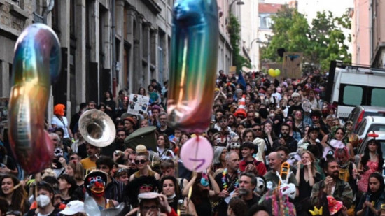 Lyon : le "Carnaval des Pentes" contre les JO et la guerre en Palestine interdit par la préfecture Lyon : le "Carnaval des Pentes" contre les JO et la guerre en Palestine interdit par la préfecture