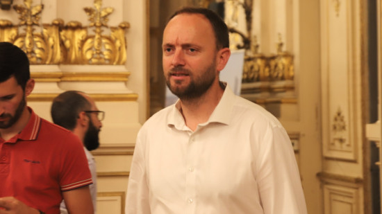 Un député du Rhône se blesse lors d'un saut en parachute depuis un A400M Un député du Rhône se blesse lors d'un saut en parachute depuis un A400M