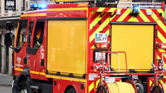 Près de Lyon : un collège fermé après un incendie, la piste criminelle privilégiée Près de Lyon : un collège fermé après un incendie, la piste criminelle privilégiée