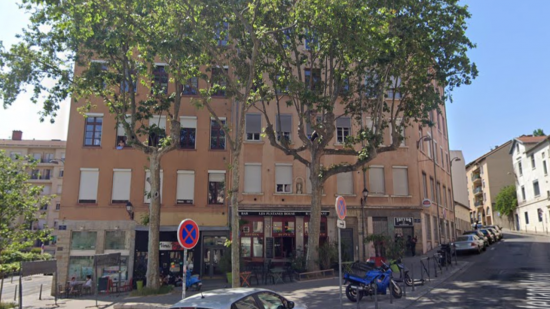 Lyon : un important incendie sur les pentes de la Croix-Rousse, l'immeuble fragilisé Lyon : un important incendie sur les pentes de la Croix-Rousse, l'immeuble fragilisé