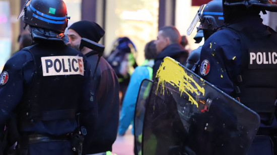 Des milliers de manifestants contre l'extrême-droite à Lyon, l'ultra-droite défile en fin de soirée