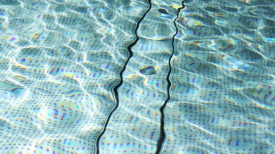 Près de Lyon : un enfant de deux ans perd la vie en se noyant dans la piscine familiale