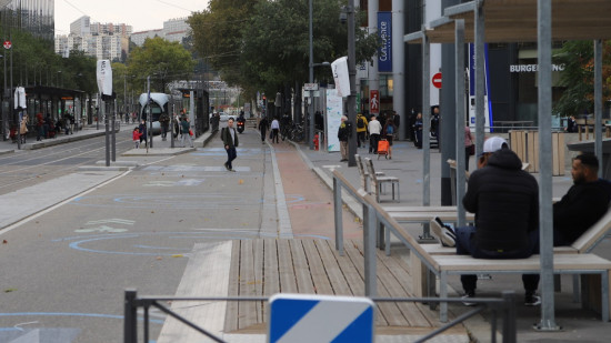 Lyon : le cours Charlemagne définitivement piétonnisé à la Confluence