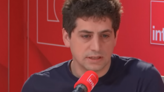 Michaël Zemmour, star des plateaux télévisés et des réseaux sociaux, est professeur à Lyon