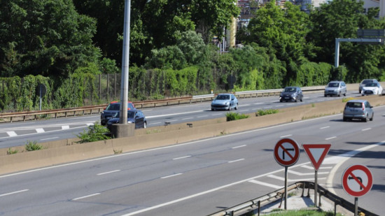 Lyon : à plus de 170 km/h sur le périphérique, il finit bloqué… à un feu rouge Lyon : à plus de 170 km/h sur le périphérique, il finit bloqué… à un feu rouge