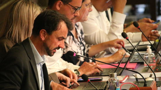 Lyon : Grégory Doucet débute le conseil municipal par une tribune contre l’extrême-droite ce jeudi